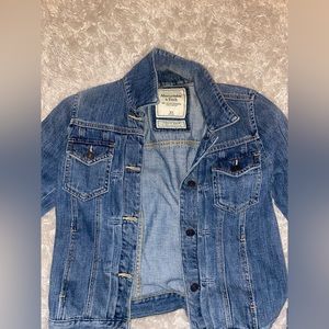 abercrombie jean jacket size xs
